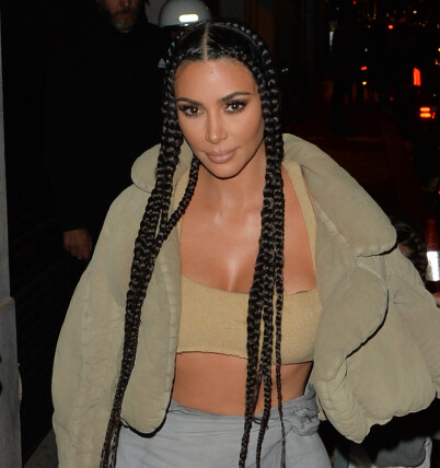 BRØT REGLENE: Kim Kardashian tok en tur til moren Kris Jenner denne uken, for å bli sminket av søsteren Kylie. Foto: NTB Scanpix BRØT REGLENE: Kim Kardashian tok en tur til moren Kris Jenner denne uken, for å bli sminket av søsteren Kylie. Foto: NTB Scanpix
